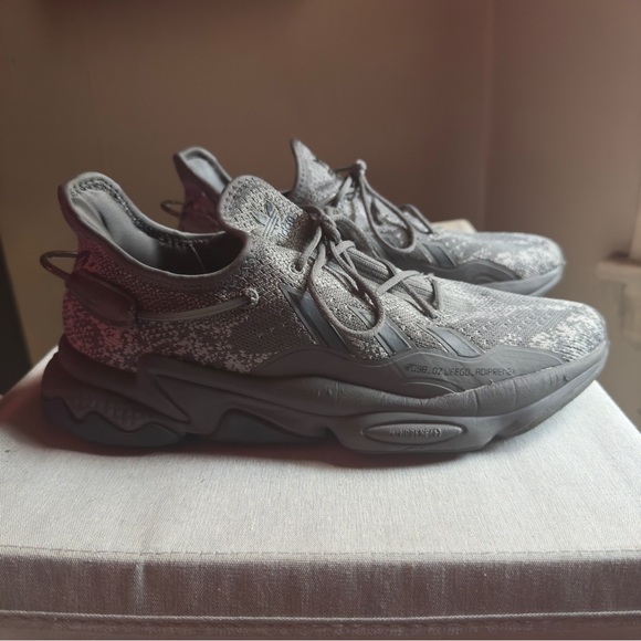 Men’s Adidas Ozweego Sneakers - Picture 2 of 8